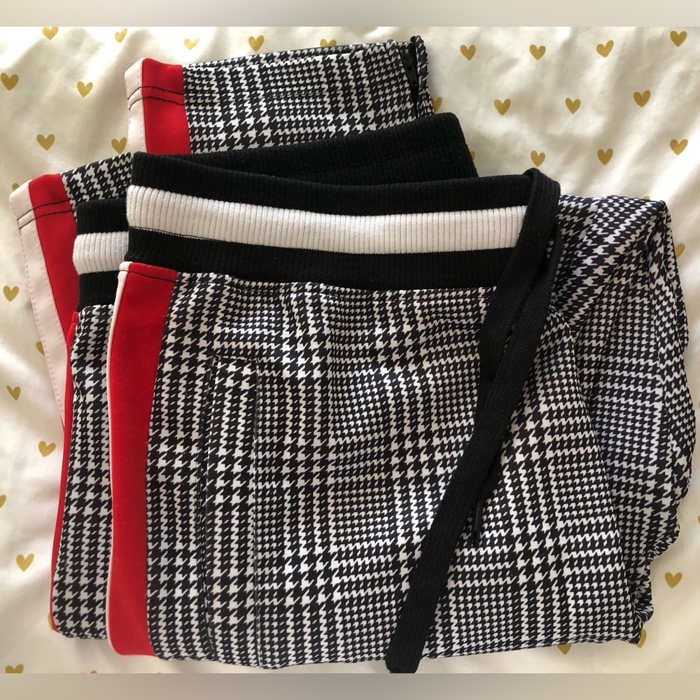 Men’s Black & White Houndstooth Pull-On Joggers with Red Side Stripe